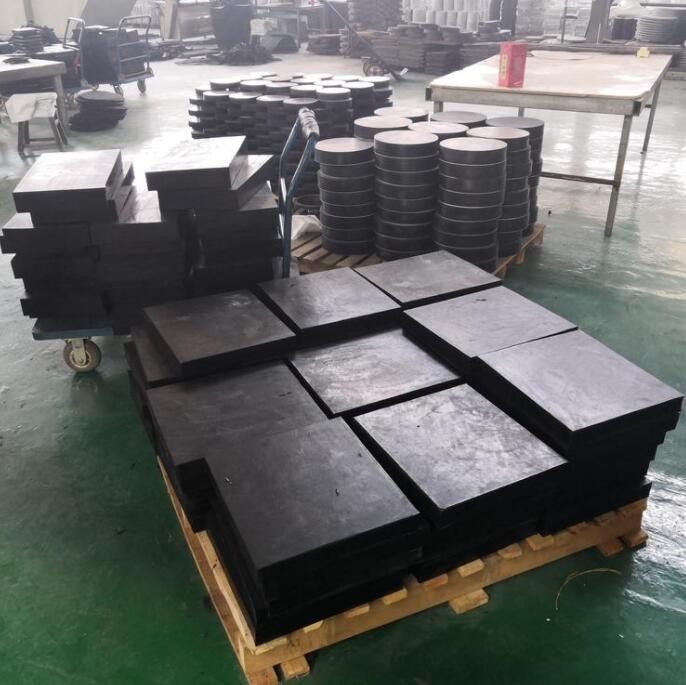 橋梁專用200*200*20橡膠減震墊塊價(jià)格解析及其與鋼材的關(guān)系