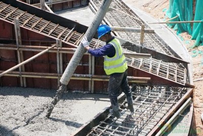 江西定南新陽智慧風電場首臺風機基礎順利澆筑完成，綠色能源建設邁出關鍵一步